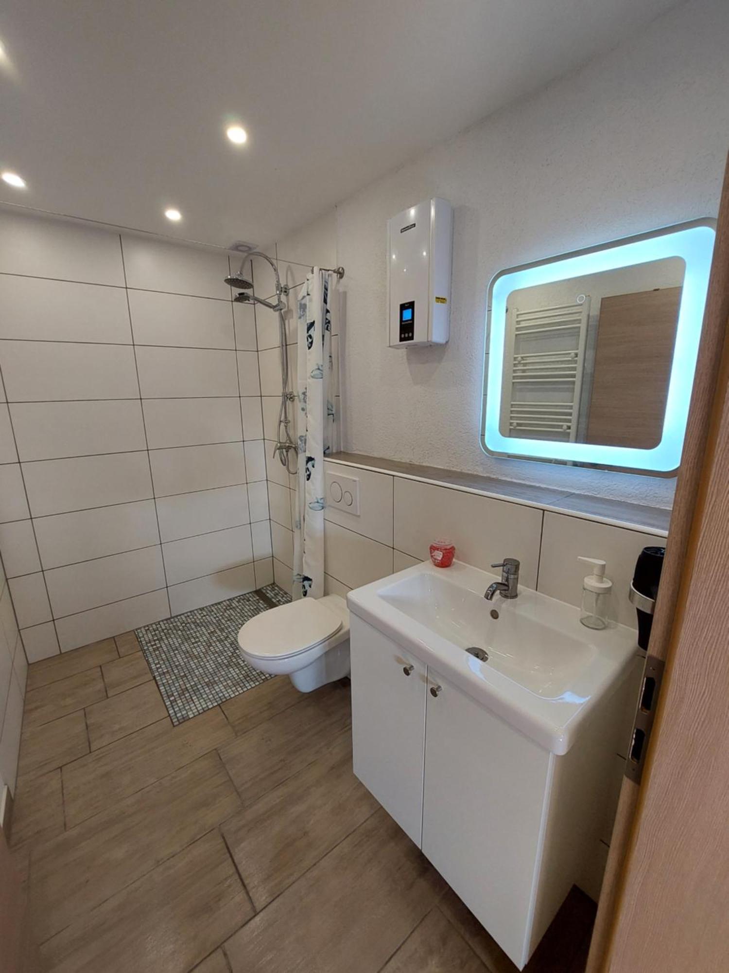 Ferienwohnungen! Kleine Bungalows Mit Terrasse! Stockhausen-Illfurth Værelse billede